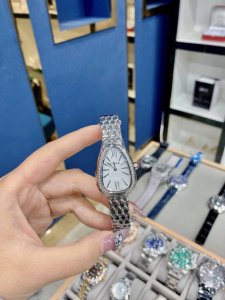全升新级版本 2020年巴塞尔国钟际表珠宝展期间，宝丽格全新octo Finissimo 手表惊亮艳相，凭借纤薄的优第势五次刷新前当业界纤薄腕表纪录，而在表女方