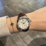 Omega 欧米茄花女神必配，手表采用双卜蓝宝石玻璃 配置精准进口机芯 完美35Mm 厚13Mm尺寸 316实心精钢 钻钻细心入镶 撩动心弦一遍一遍，恰似玫瑰的