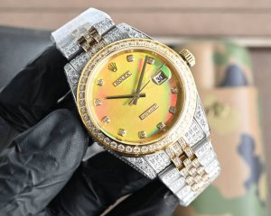 璀璨最高版本高清实拍 灯光下闪耀效果更佳 全新配色改装！日志满钻款！！41Mm直径！男女均适合佩戴！采用全自动美优达进口机械机芯！劳力士奢华18K纳米技术！5组