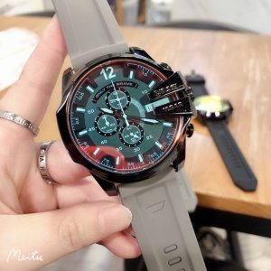 Diesel迪赛时尚潮表dz7259炫酷双时区多功能设计，逆航者，配戴舒适，个性十足，看中的速度跟上，男神手表 直径52Mm*13Mm