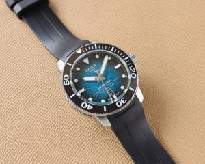 Tissot 天梭 海星系列 T120.407. 41 搭配原装瑞士天文台认证C07.811机芯摆轮甲板上面带的Si标80储存动力自动机械男表。新款T120机械