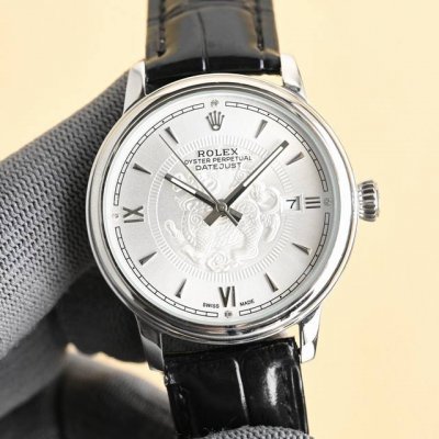 金壳+50 店家爆款主推 劳力士 Rolex 升级版本 男士腕表 采用独特的表盘设计 搭配五金装饰钉的3D立体感，整体效果更显高档奢华的劳力士， 初识劳力士必憧