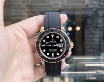 劳力士－Rolex Ym游艇系列－机械腕表 顶级进口机 316L精钢壳－防指纹陶瓷圈 舒适橡胶表带 原装保险扣 蓝宝石玻璃 超强防水 直径40Mm 厚度12Mm
