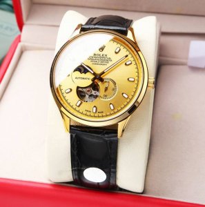 台湾厂出品：金皮p: .钢带20. 本品均已严格经过防水压力测试，防水可达120米 劳力士，日月星辰系列，搭载原装进口82S7机芯 0返修0售后 ，采用超a精钢