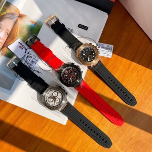 天梭竞速系列T141.417.37.051 新款出货，新款出货，新款出货，原装瑞士G10212机芯，表带氟橡胶表带材质不会磨损，表壳采用316进口精钢，表身采用