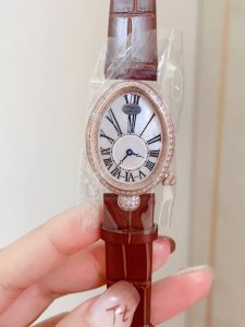 宝玑那不勒斯王后系列Reine De Naples高品质女士瑞士石英机芯女表、和机械腕表设计灵感正是来自宝玑大师为那不勒斯王后卡洛琳 缪拉所创制的世界首枚腕表。