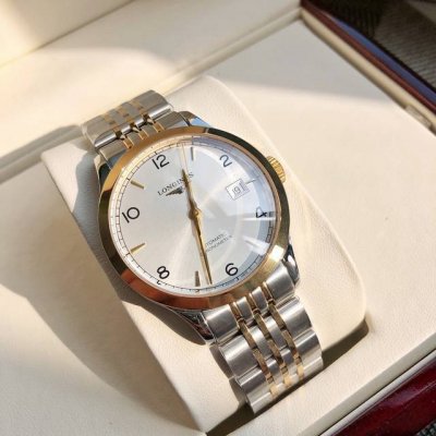 浪琴 开创者系列 值得拥有！腕表尺寸40X11Mm。纤薄的圆弧型壳套，最顶端的工艺水平。每一件合格品都需经过制表师，极致严格的质量管控。确保抛光或拉丝后的成品，