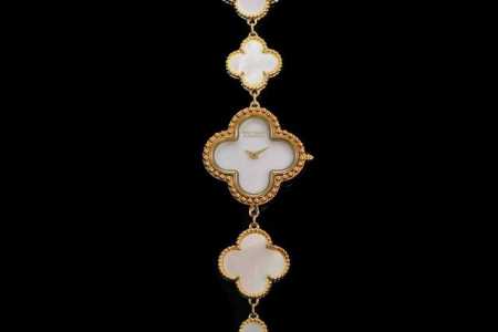 配盒 新品手链款 品牌：梵克雅宝-Van Cleef＆Arpels 系列：Alhambra手链款系列 腕表继续沿袭梵克雅宝的标志性图案散发恒久隽永的优雅气息，精 - 点击图像关闭
