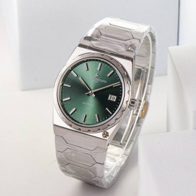 复古且时髦，深受众多明星追捧 江诗丹顿重新重磅推出历史名作系列标志性豪华运动型腕表以纪念品牌成立222周年。 表壳：尺寸37Mm X8Mm酒桶形采用三部分结构让