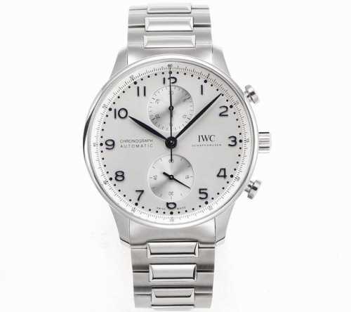 V6S新品，Iwc万国表为其经典全新葡萄牙系列计时腕表推出首款精钢表链款式。Iwc万国表首次为这款经典时计系列腕表配备精钢表链，令Iwc万国表葡萄牙系列计时腕表