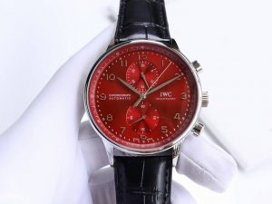 万国-Iwc 萄计系列 匠心制作 强烈推荐 隆重登场。简约商务的设计之下，蕴含一丝浓郁的复古情怀 机芯 搭载全自动进口机械， 走时精准，动力储备强劲 表壳 采用