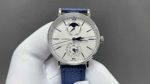 gr新品匠心打造！ Iwc柏涛菲诺系列Iw359001腕表是品牌推出的第一款配备全新自主研发全历模块的作品！ 而其他款式不同，此次表盘采用“上下双眼”布局，12