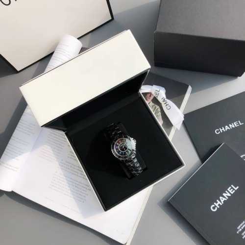 新款后盖 Chanel香奈儿j12系列 彩色霓虹 精选黑色漆表盘表达纯粹简约的设计主张 高科技全黑色精密陶瓷表壳搭配钢镶边表圈 精钢旋入式表冠 33Mm表径 蓝