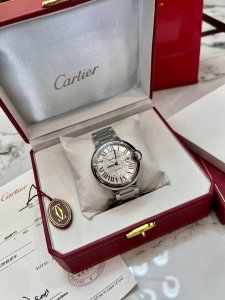 国产 女款 日本机复刻机也有 专柜全套升级包装证书发票 Cardier高版本蓝气球到货 等了2个月才出货 在超长的品牌历史上制作出众多经典 比如腕表中的桑托斯s