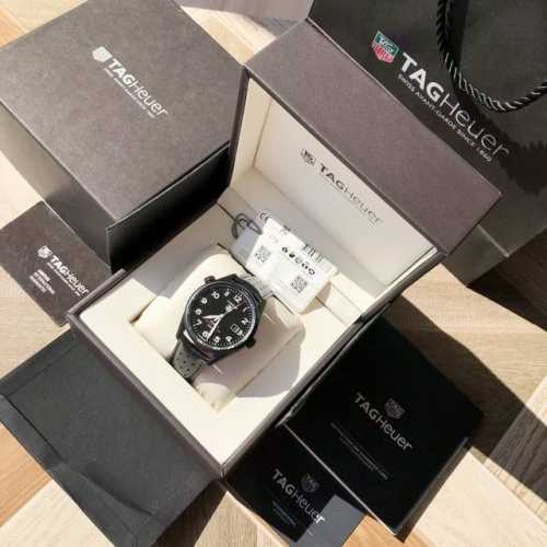 物以稀为贵！泰格豪雅拳王阿里纪念款 ，Tagheuer 泰格豪雅卡莱拉系列机械腕表！～43Mm表径，专柜2W！蓝宝石镜面，超强夜光指针，原装Swiss机芯，支持
