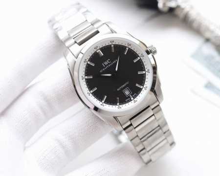 尊享价： 品牌：万国-Iwc 类型：男士腕表 壳套：顶级版316精钢L 表带：316L精钢表带 机芯：日本西铁城机械机芯 镜面：矿物质防刮镜面玻璃 尺寸：直径4 - 点击图像关闭