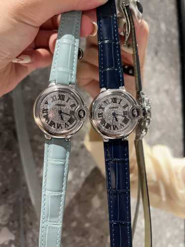 Ballon Bleu De Cartier卡地亚蓝气球腕表奢华系列，百搭尺寸33Mm，简约又别具品味，摒弃了现代盛行的繁复华丽的修饰，以简约重新诠释唯美，打造