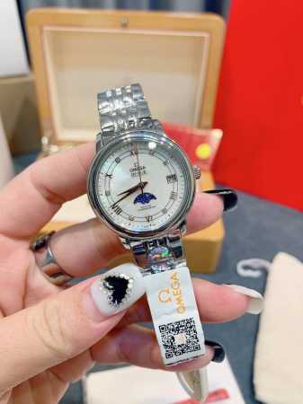 母亲节vs520好礼推荐 批P银光 .玫光 .带钻加30 独家实拍，认准品质与细节 情人节好礼推荐 －－欧米茄蝶飞系列星辰月相腕表采用直径为33Mm的精钢表壳， - 点击图像关闭