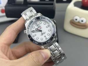 欧米茄 海马 白