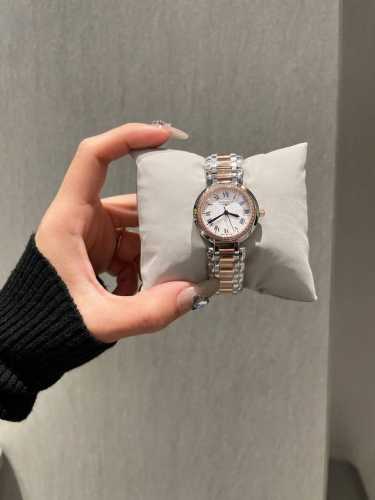 白 金 钻20 浪琴心月系列女士腕表， 正品一致 进口石英机芯，精钢圆形表壳，表径30.5Mm，抗磨损合成双卜蓝宝石玻璃 数据同步正品 ，A级深海白色珍珠母贝字