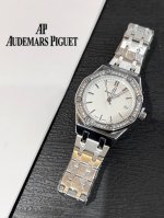 网红爆款Ap爱彼皇家橡树系列 美女几乎人手一枚！精钢表壳镶钻八角钻石壳边设计 石英机芯 百搭尺寸33.5Mm 任何女士手型都可以佩戴 DDD