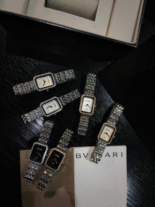 光圈 钻圈 钻面30 香奈儿女士中古方糖系列，石英腕表 星空钻面运转 时间流淌 特殊工艺切割钻石 镶嵌圈口表面 个性 完美 搭载原进口石英机芯 走时精准 蝴蝶按