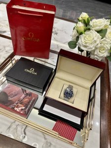 图片同款包装 欧米茄 Omega 海马系列爆款到货这款经典而硬朗的设计，延续着欧米茄辉煌的海洋传奇。欧米茄海马系列Aqua Terra 别具一格的面盘设计，令人