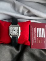 卡地亚山度士系列Wssa0022 大号 腕表，精钢表壳搭配海军蓝色意大利进口小牛皮表带，镀银磨砂表盘，剑形蓝钢指针，搭载瑞士石英机芯，尺寸：43.5 X 31.