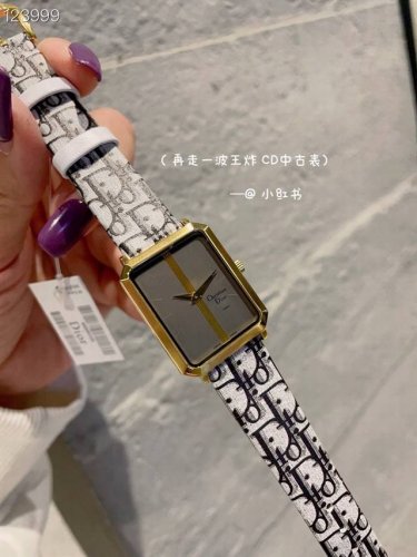 接受砸单 迪奥 Dior 经典Malice系列款，非常罕见的一款中古手表，316精钢材质，经典罗马刻度简约时尚国际范，日本进口石英机芯，表扣施华洛世奇水晶镶石，