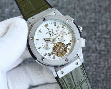 恒宝-宇舶-Hublot 热类卖型：男腕士表 精品 表带：进口天硅层皮然胶表带 耐用 机芯：进口大飞轮五针多功能全自动机械机芯 精准 材料：矿物质强超镜面 耐磨 - 点击图像关闭