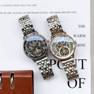 白皮 金 钢20江诗丹顿-镂空男士机械腕表 搭载进口全自动机械机芯 316精钢表壳 矿物质强化玻璃镜面设计，精钢表带蝴蝶扣，直径42Mm，厚度13Mm 睿智风范