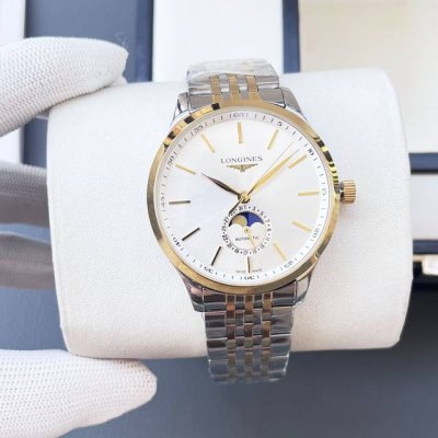 白 金660浪琴-Longines火爆新品 搭载全自动机械机芯 316精钢表壳 简约三针半月相设计 简约时尚 优雅尊贵 矿物质强化玻璃镜面 真牛皮表带 商务休闲