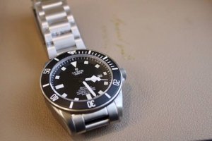 小贝同款！！爆款全新推荐，堪称帝舵中的水鬼 领潜型 ，王者风范销冠第一“超A版本”精湛细节处理，实物完美呈现 Tudor帝舵Pelagos系列钛土豆-战斧“为少