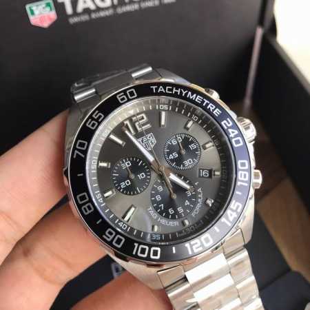 Original Tagheuer 泰格豪雅f1系列 石英男士腕表 原单货 六针计时带日历 瑞士原装机芯 精钢表带表壳 蓝宝石玻璃 专柜售价一万多 43Mm表径 - 点击图像关闭