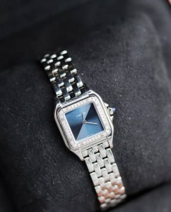 卡地亚猎豹，小号2230Mm ～大号2737Mm高端硬货到！表圈镶嵌36颗Vs天然真钻，中国Gtc认证，一表一卡联网可查，渠道出口订单！配弹力开口原盒！部分配件