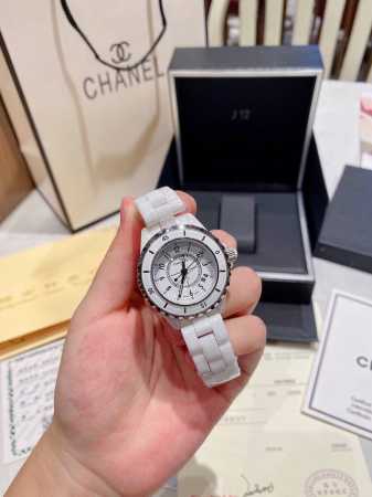 优质陶瓷 Chanel香奈儿 J12 石英女表 陶瓷材质 石仔面 33Mm♀女神必入款黑色更加炫酷 - 点击图像关闭
