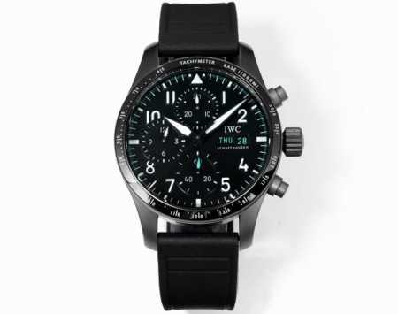Tw Factory 新款独家研发，万国 Iwc Bj4飞行员系列！ 市场最新版本原版开模，精益求精。 ①腕表采用316精钢全新开模,尺寸为41Mm表带宽度为2 - 点击图像关闭