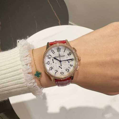 新带子 牛货 Jaeger-Lecoultre 积家6针爆卖女款年度最佳款 蓝宝镜面不怕花，进口机芯走时准 尺寸：37.5Mm 厚度：10Mm 家人们，闭眼入