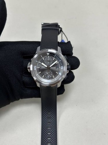 万国 海洋时计系列 44Mm “鲨鱼”限量款