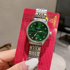 金 钻20 Omega 欧米茄 最新女士腕表 期待梦幻与惊喜 将华丽装点于腕间 悦享浪漫之感 316L精钢表壳 进口石英机芯 矿物质强化玻璃镜面 精钢表带及多色