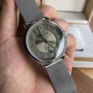 原盒:50 新款原单～范思哲Original Versace石英Manifesto 超薄两针半男款 Vbq系列 ～42Mm表径，原装 瑞士石英机芯，蓝宝石玻璃。