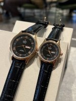 白 金 欧米茄-Omega最新精致情侣石英腕表 时尚优雅 采用进口石英机芯 矿物强化玻璃镜面 316L精钢表壳 进口小牛皮表带 简约三针设计尤为大气 尺寸：直径