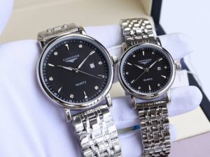 金壳+20钢带+20浪琴精品情侣腕表 经典三针设计 尊贵大气 绅士风范 卓越品质 热卖全城 采用进口石英机芯 顶级316精钢表壳 进口小牛皮表带 矿物质超强镜面