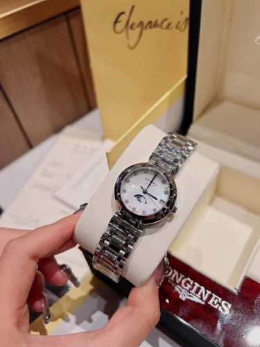 浪琴 Longines 林志玲代言 浪琴心月系列 原装进口石英机芯 尺30.5Mm，走时精准耐久 双卜蓝宝石水晶玻璃 316L精钢表壳 顶尖工艺打造 还原细节