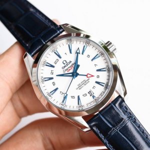 皮 钢+100 色50最新力作 原版1：1开模 欧米加Omega海马150米 Gmt，顶级做工，搭载全新8605机芯，以游艇“柚木”板为素材设计独特条纹表盘，G