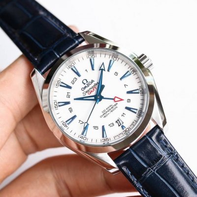 皮 钢+100 色50最新力作 原版1：1开模 欧米加Omega海马150米 Gmt，顶级做工，搭载全新8605机芯，以游艇“柚木”板为素材设计独特条纹表盘，G