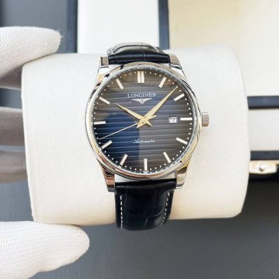 白 金620浪琴-Longines火爆新品 搭载全自动机械机芯 316精钢表壳 简约时尚 优雅尊贵 矿物质强化玻璃镜面 真牛皮表带 商务休闲 精致型男首选 直径