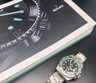 高品质 绿水鬼 机械机芯 精钢市场高版本 凭借买版、表径39Mm不断改进的钻研精神，特别是五大神器的业界认可，表径目前销量一直成上升趋势预定款式。 The Be