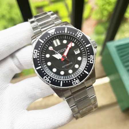 品牌： Citizen 西铁城潜水系列 最新款男士腕表，超强夜光！！搭载原装进口全自动机械机芯 深度防水100米 大气新颖的表盘 316精钢表壳 蓝宝石防刮镜面 - 点击图像关闭