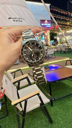 新品独家上市！天梭t125运动男表新款独家发售，专柜：5000。相对专柜、京东、天猫价实惠超多，六针计时男表，表盘约45Mm，大号的表盘和刻度以及大号的表带，一 - 点击图像关闭